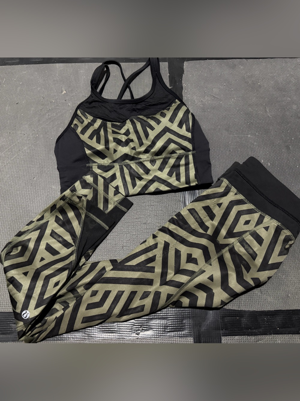 Bundle of Lululemon Top and Leggings- Chevron Shuffle Fatigue Green Black/ Black
